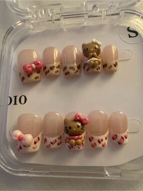Bonita Nails Hello Kitty 3D Bow & Kitty Press-On Nails Nude Pink